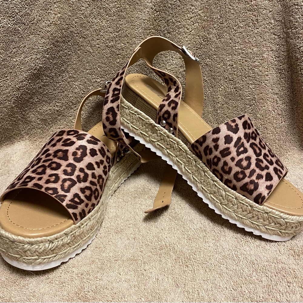 Soda Espadrille Flatform Sandals TOPIC-S Cheetah Soda Platform Size 9